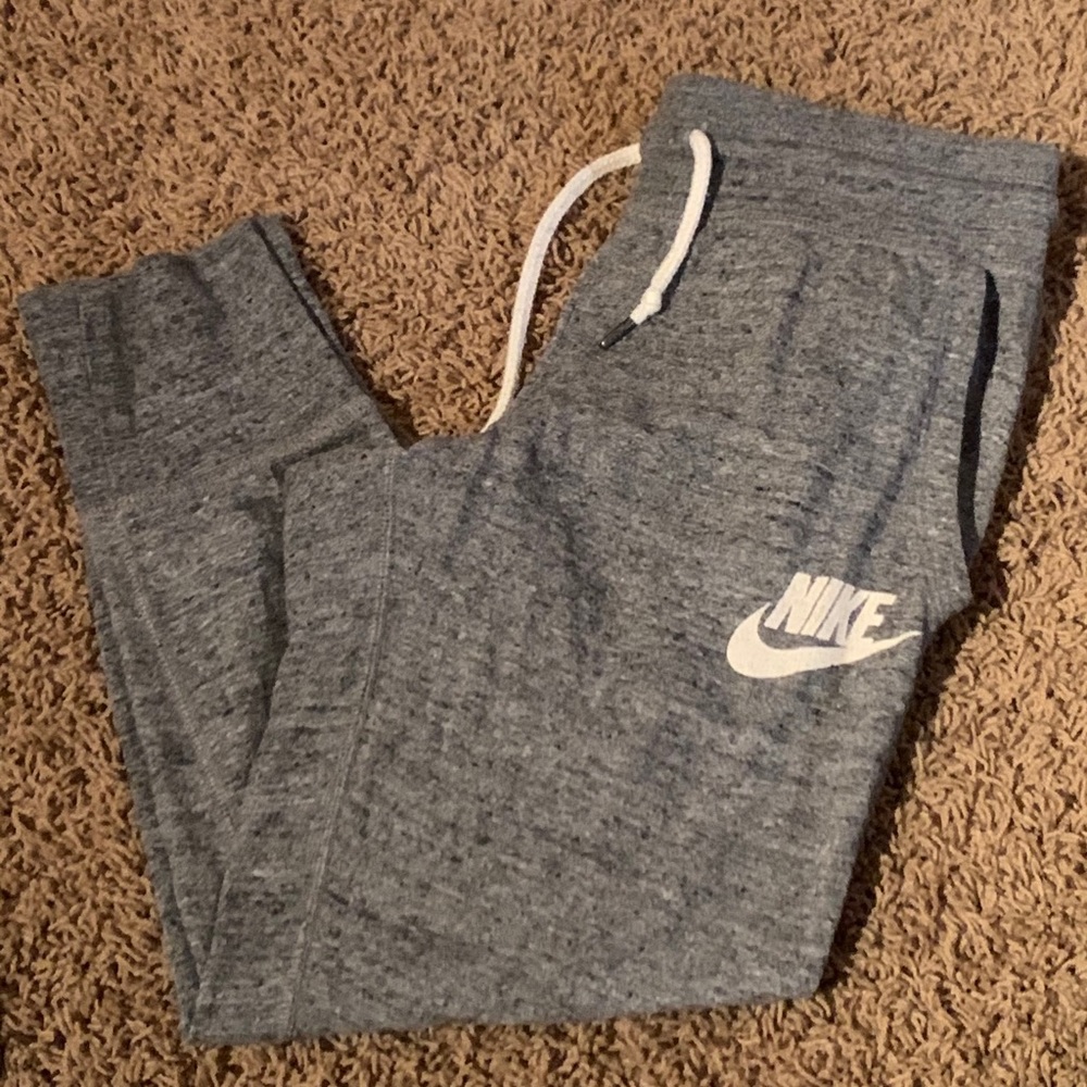 Nike capri joggers